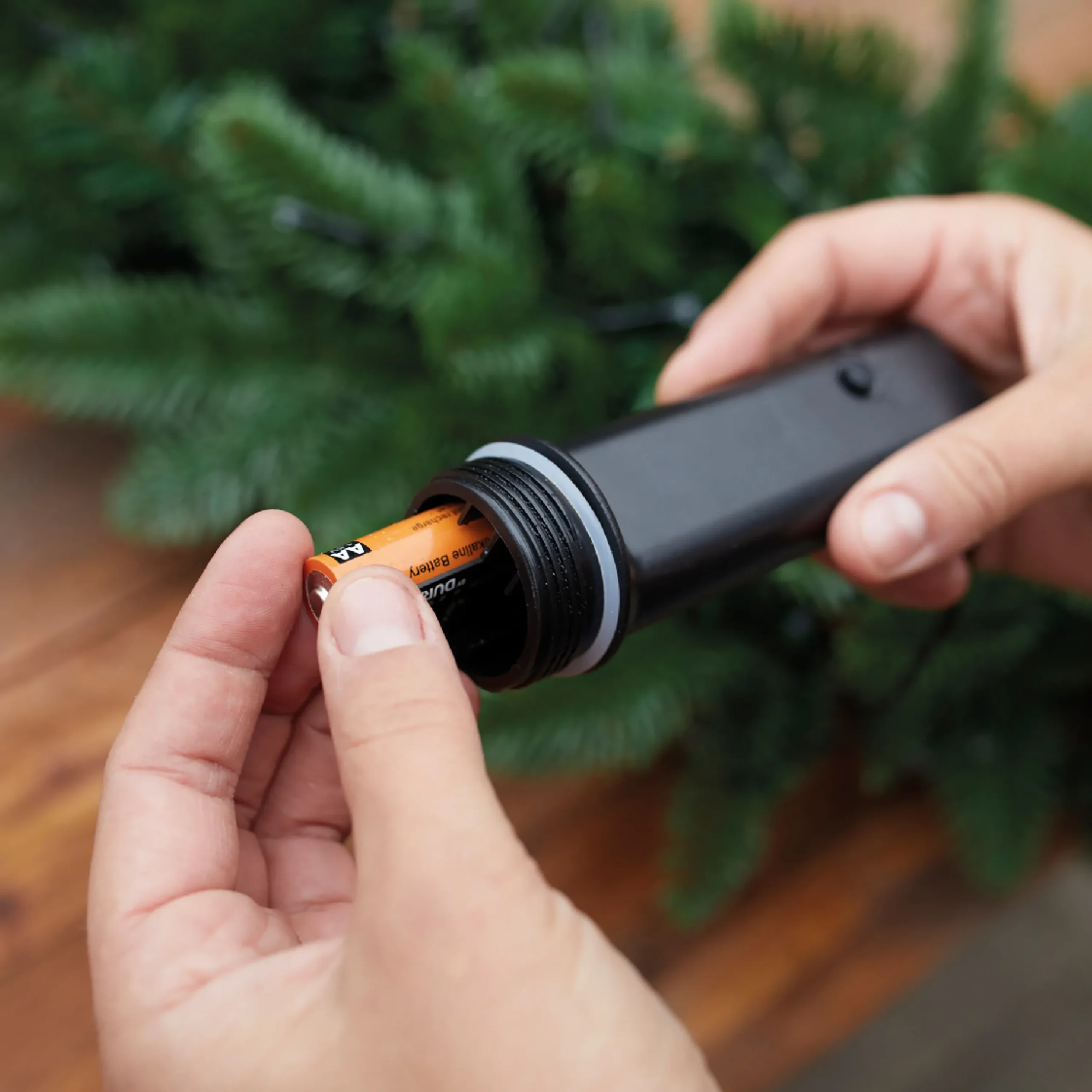 Christmas Land Outdoor Christmas Lights*192 Durawise Classic Warm White Battery Christmas Lights With Timer (Black Wire)