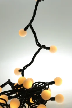 Christmas Land Outdoor Christmas Lights*50 Extendable Outdoor Xp Led Warm-White Berry Christmas Lights