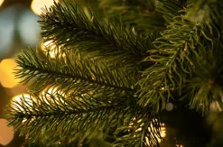 Christmas Land 6Ft & 7Ft Artificial Christmas Trees (Un-Lit)*7.5Ft Feel Real Newberry Spruce Artificial Christmas Tree